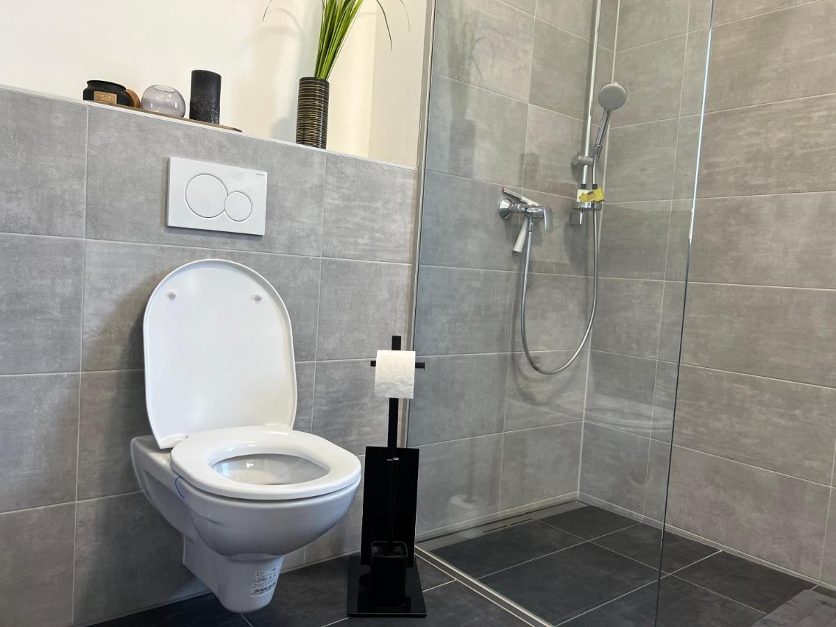 Designapartment Blue Sky -55M2-Free Parking & Wifi Graz Exterior foto